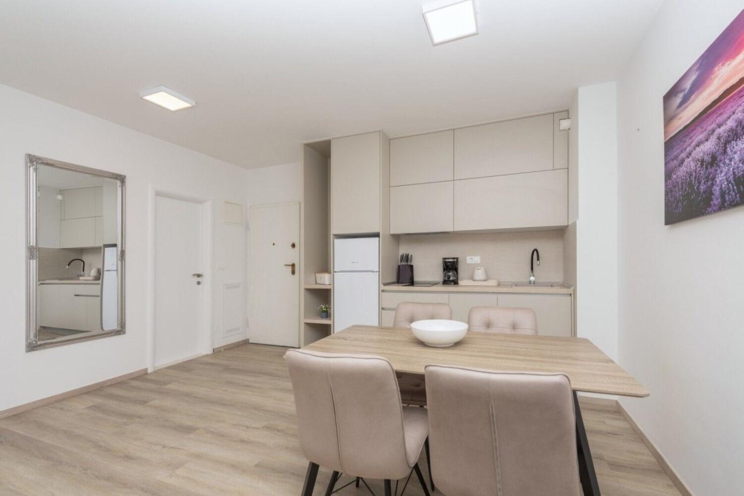 Apartments Mari - 40M From The Beach Makarska Bagian luar foto