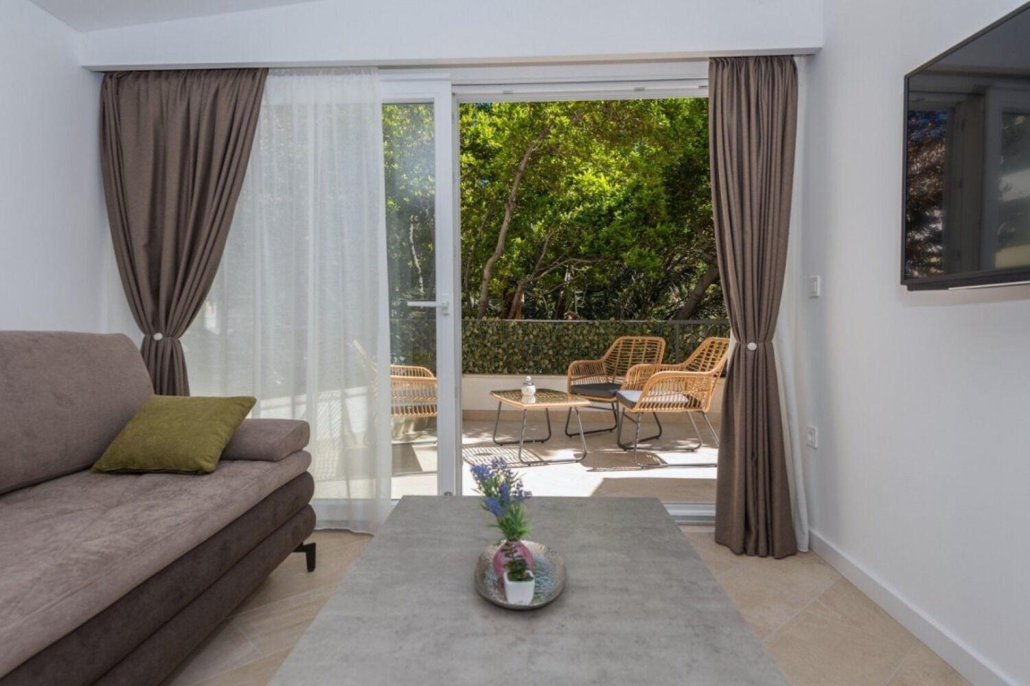 Apartments Mari - 40M From The Beach Makarska Bagian luar foto