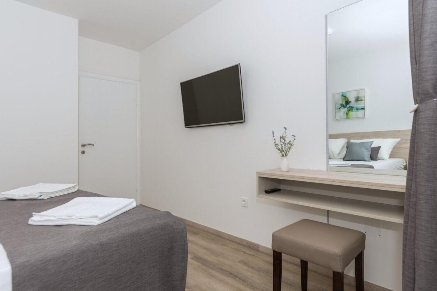Apartments Mari - 40M From The Beach Makarska Bagian luar foto