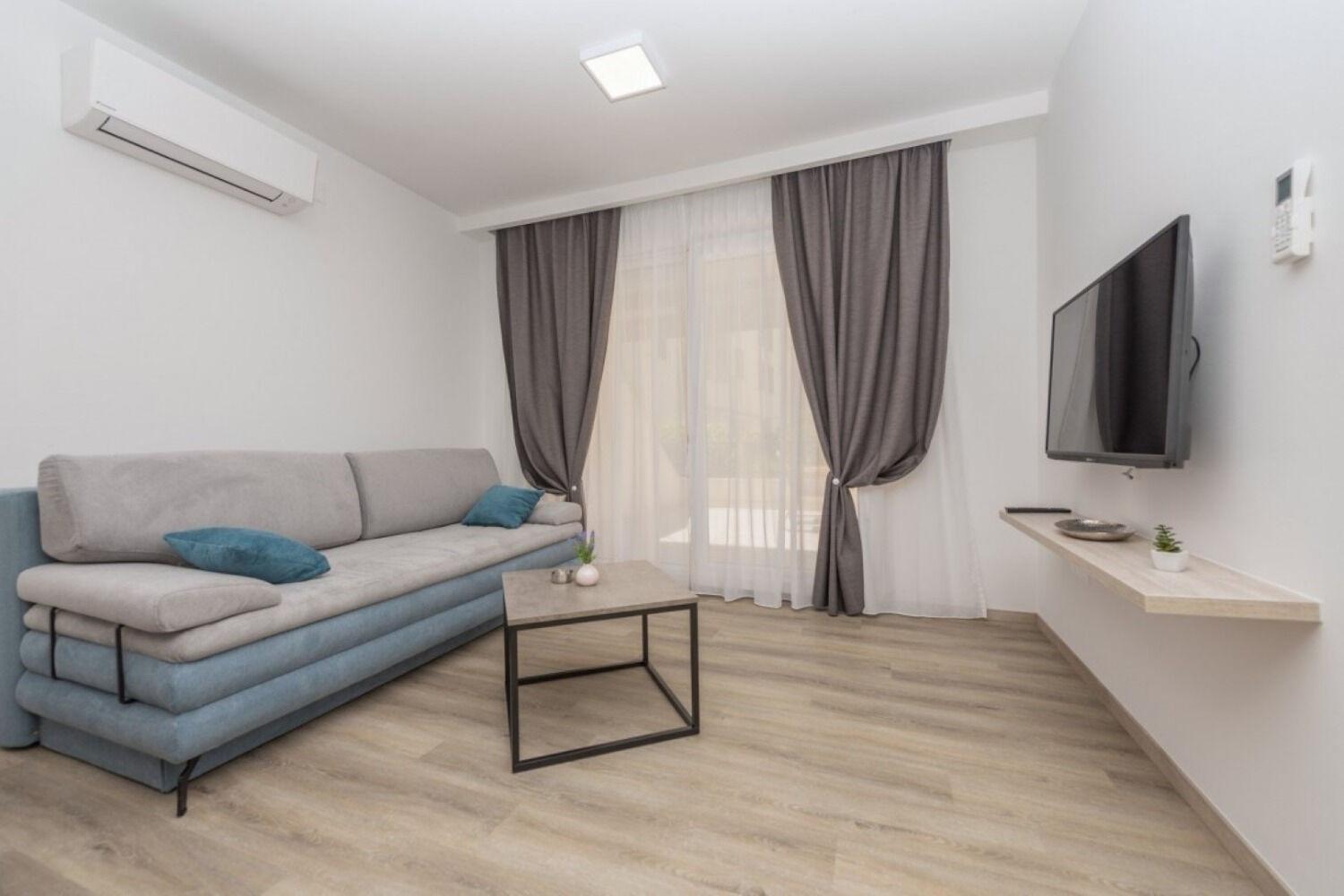 Apartments Mari - 40M From The Beach Makarska Bagian luar foto