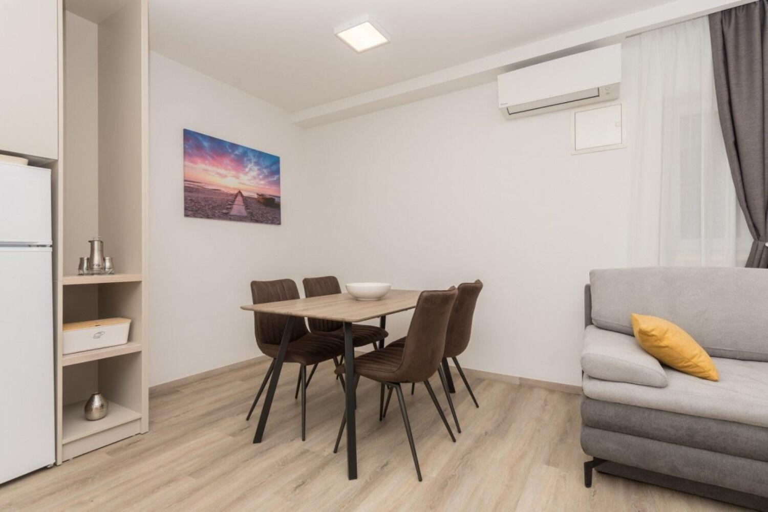 Apartments Mari - 40M From The Beach Makarska Bagian luar foto